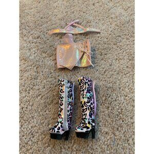 Na! Na! Na! Surprise Doll Clothes Set: Holographic Pink Top & Shorts With Leopar